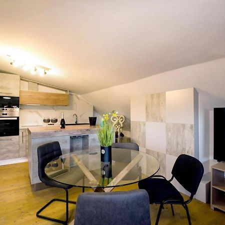 Peace & Quiet Apartment Burgas Bagian luar foto