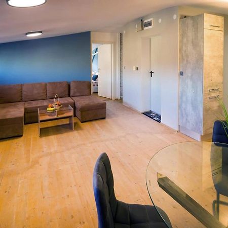 Peace & Quiet Apartment Burgas Bagian luar foto