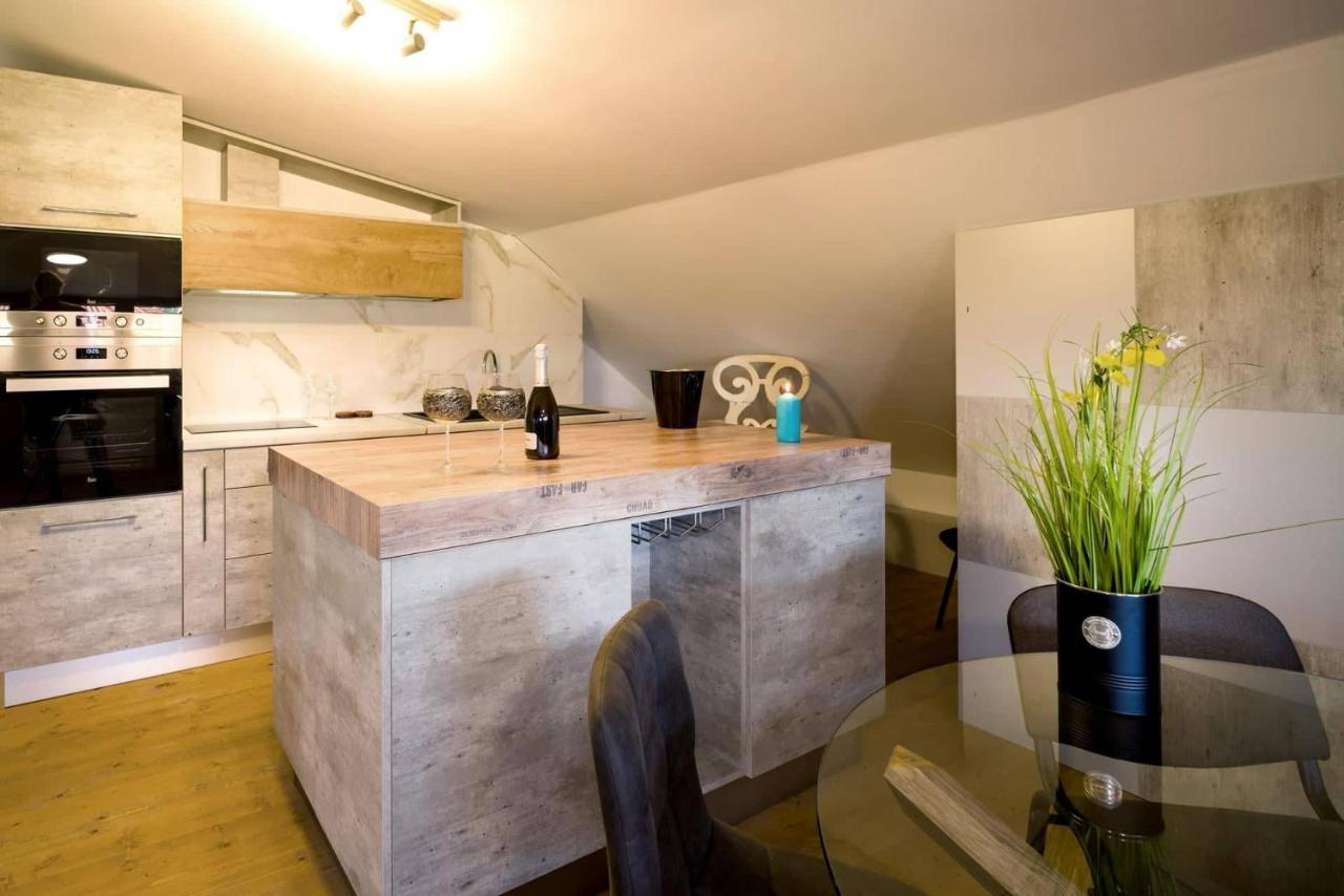 Peace & Quiet Apartment Burgas Bagian luar foto