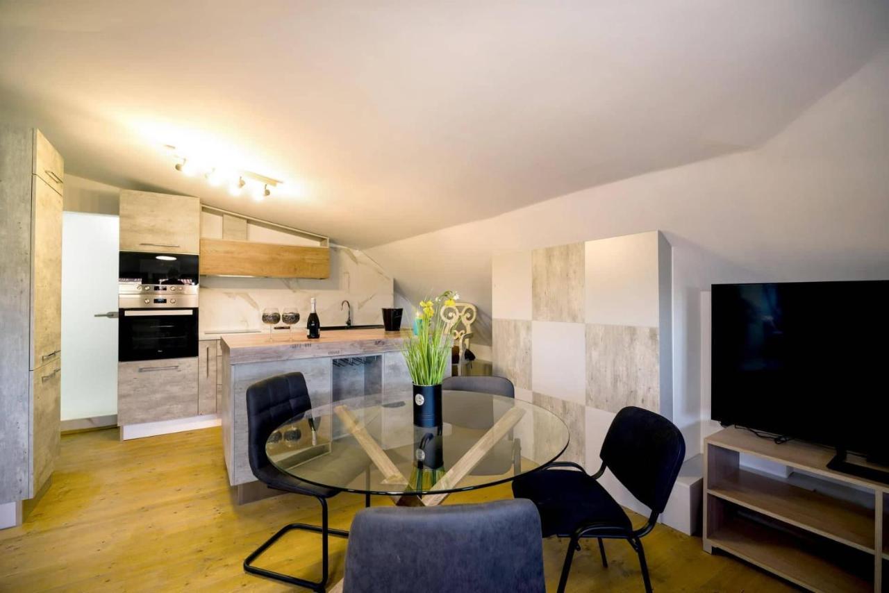 Peace & Quiet Apartment Burgas Bagian luar foto